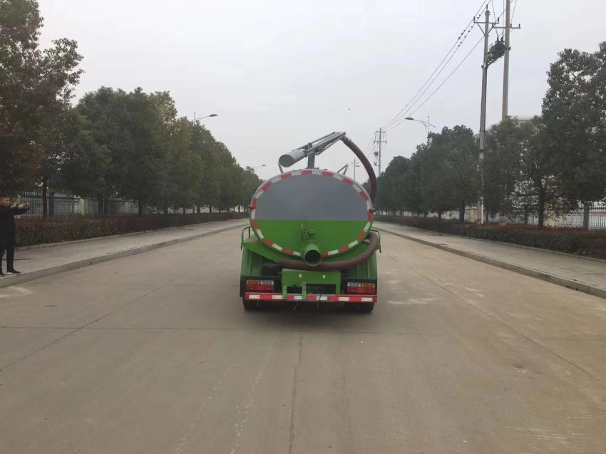 大運(yùn)5方吸糞車-5飯吸糞車廠家價(jià)格報(bào)價(jià)-程力吸糞車廠家直銷