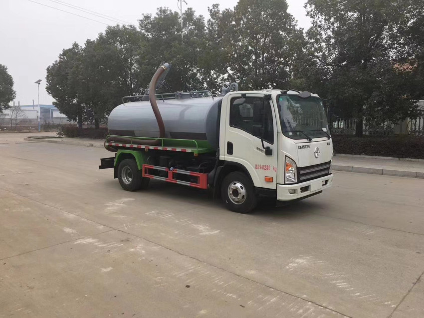 大運(yùn)5方吸糞車-5飯吸糞車廠家價(jià)格報(bào)價(jià)-程力吸糞車廠家直銷