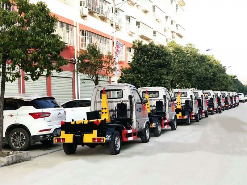長安3方勾臂式垃圾車-2-3方勾臂式垃圾車