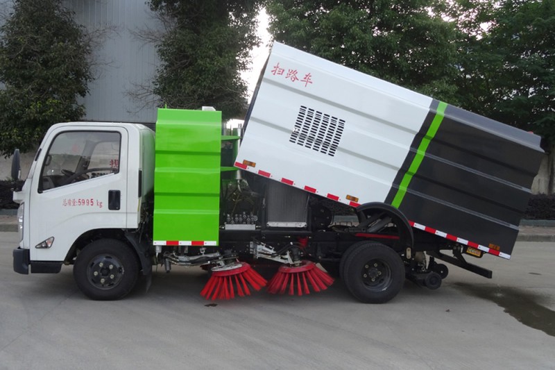 江鈴凱運(yùn)掃路車-江鈴5方掃路車