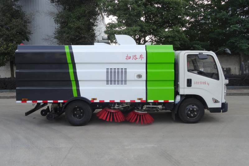 江鈴凱運(yùn)掃路車-江鈴5方掃路車