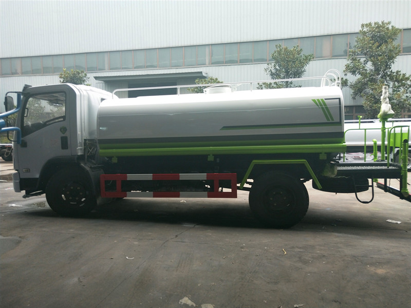 國六朝柴163匹馬力灑水車-8-9噸灑水車
