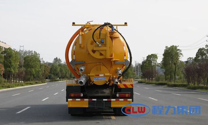 重汽大型清洗吸污車-大型清洗吸污車-程力集團