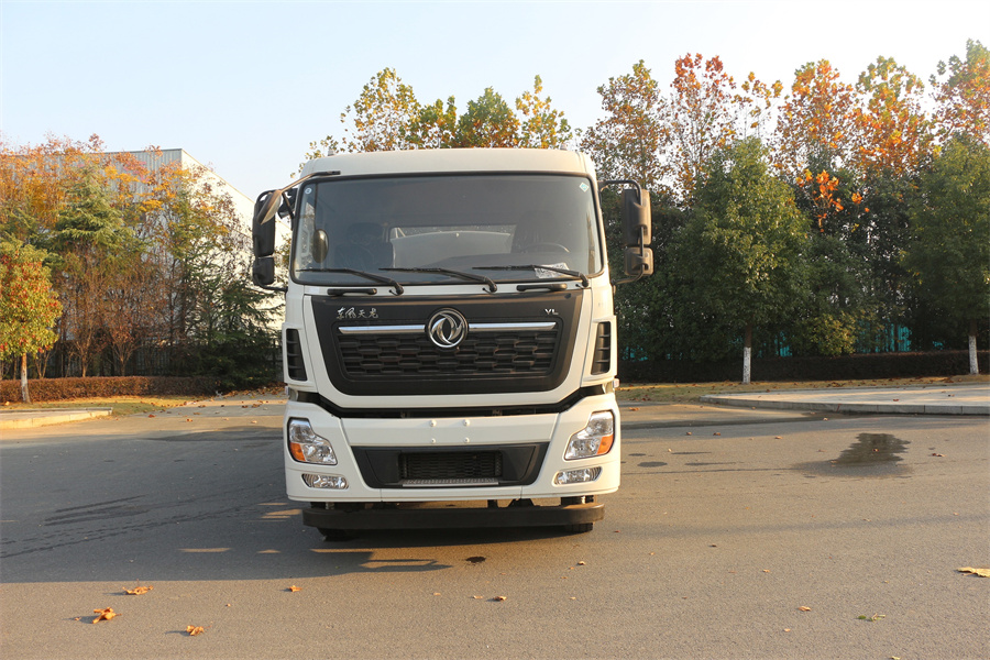 東風(fēng)高端25方灑水車-東風(fēng)25噸灑水車產(chǎn)品介紹-湖北盈通