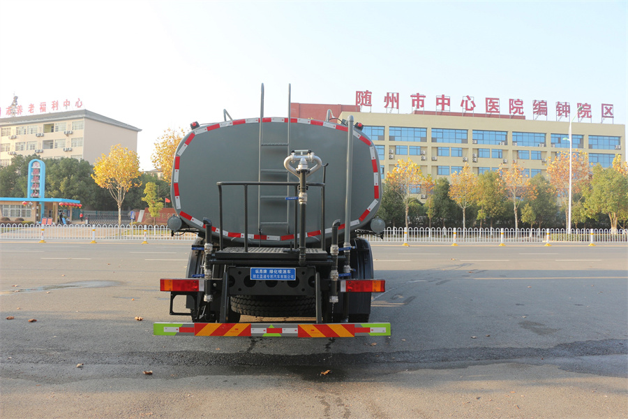 東風(fēng)高端25方灑水車-東風(fēng)25噸灑水車產(chǎn)品介紹-湖北盈通