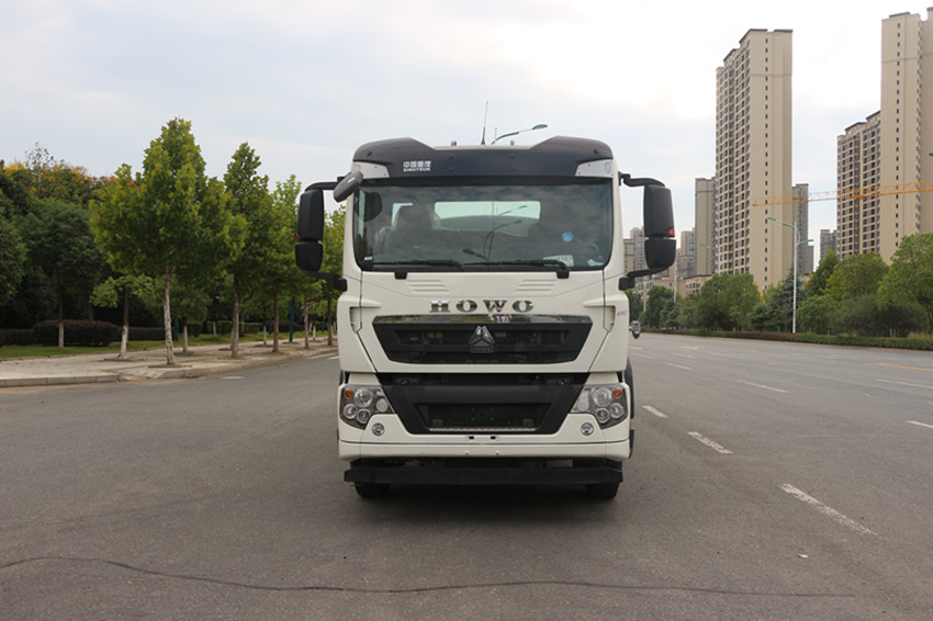 重汽豪沃20噸灑水車-重汽20噸大型灑水車-湖北盈通