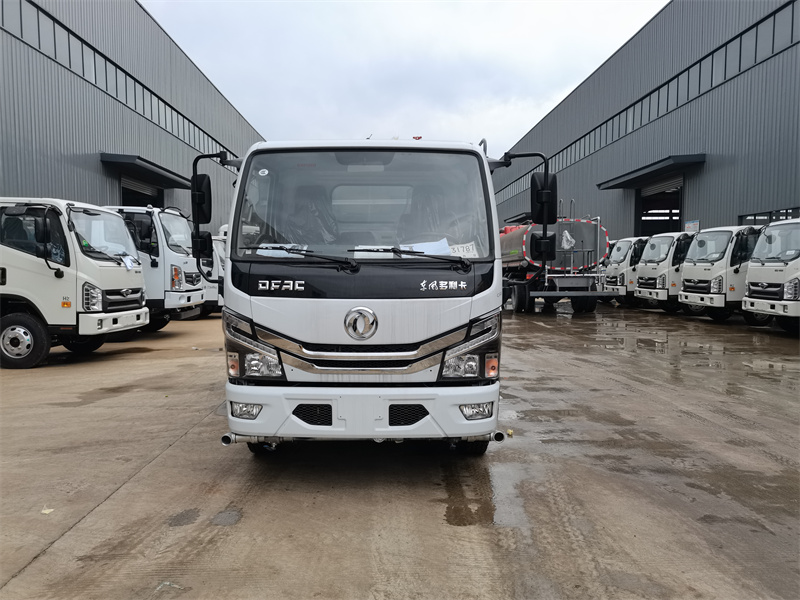 東風(fēng)藍(lán)牌灑水車-東風(fēng)7方藍(lán)牌灑水車